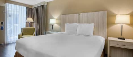 Standard Room, 1 King Bed, Non Smoking, Refrigerator & Microwave | Hypo-allergenic bedding, pillow-top beds, in-room safe, desk