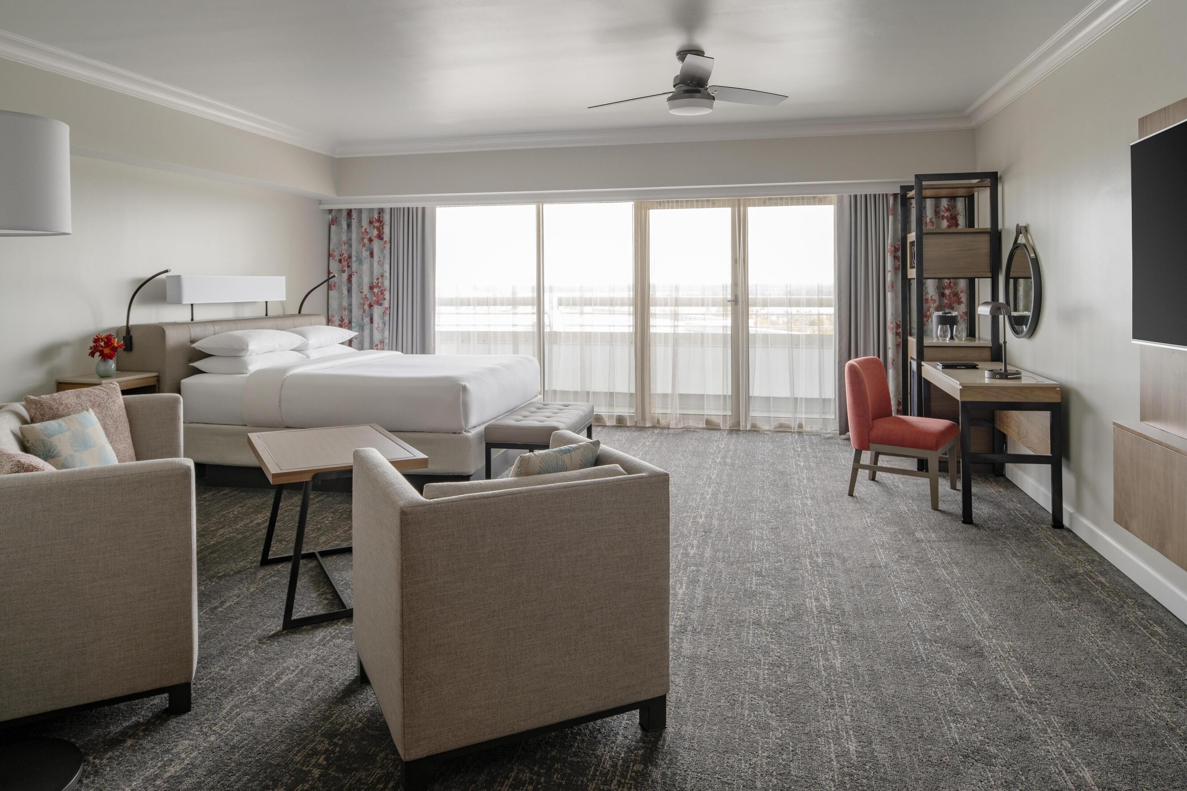 Deluxe Room, 1 King Bed | Premium bedding, down comforters, pillowtop beds, in-room safe