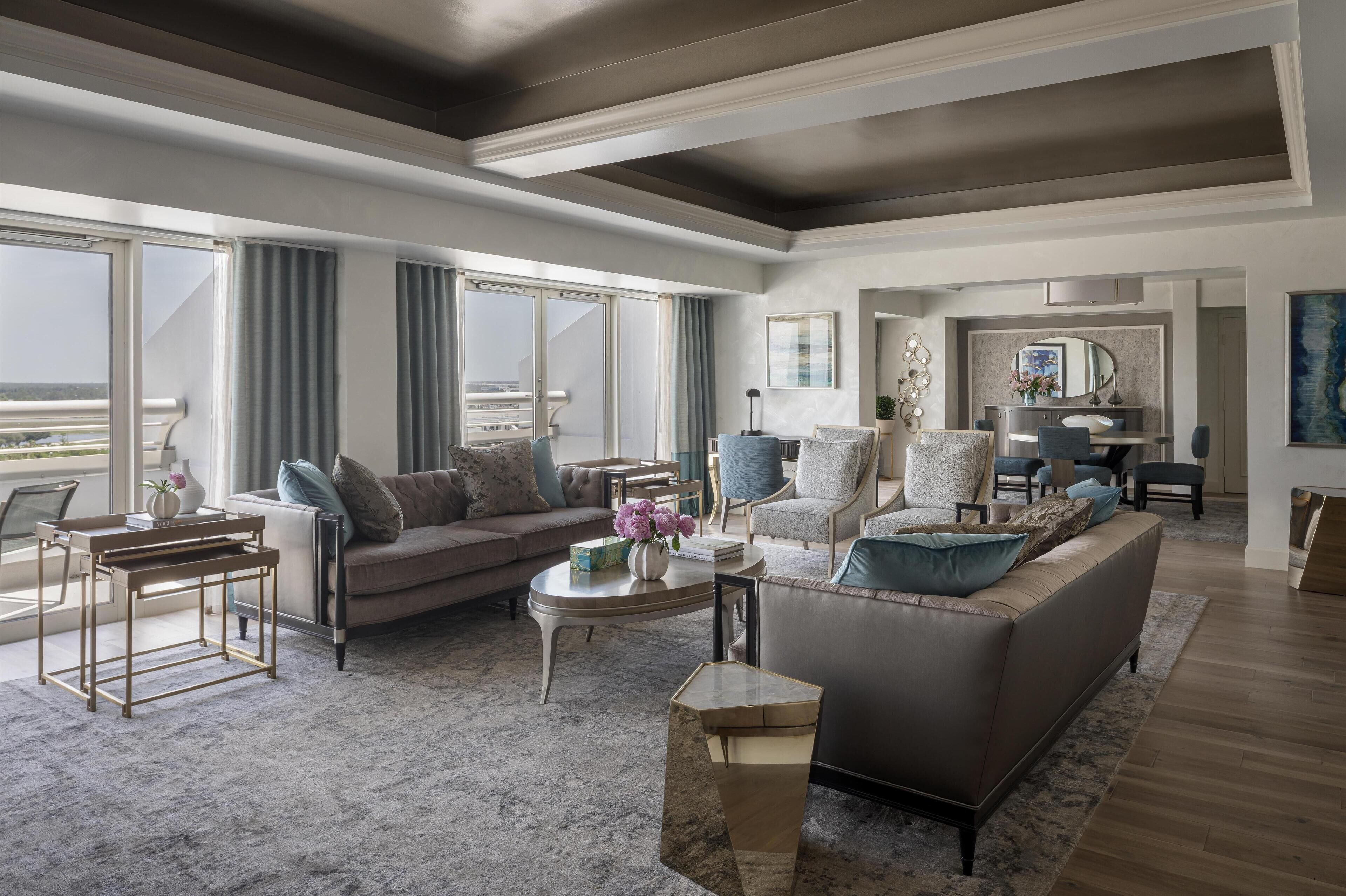 高級寝具、羽毛の掛け布団、ピロートップベッド、セーフティボックス (室内)