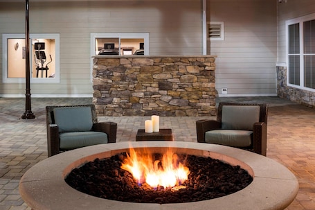 Terrace/patio. Residence Inn Bath Brunswick Area