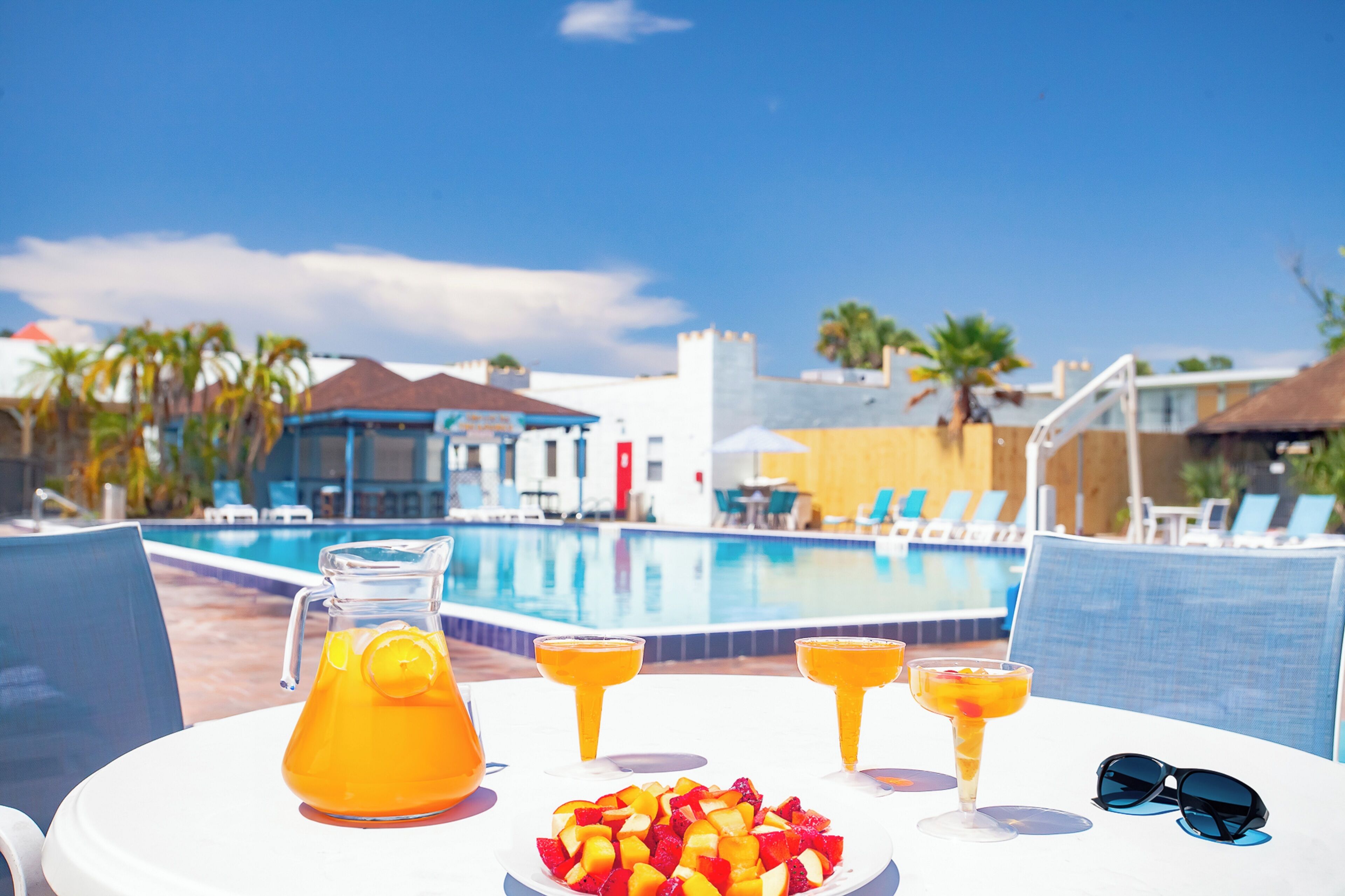 2 outdoor pools, a heated pool, pool loungers