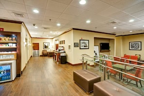 Free daily continental breakfast - Hampton Inn Baltimore/Glen Burnie (Glen Burnie)