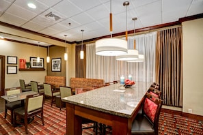 Free daily continental breakfast