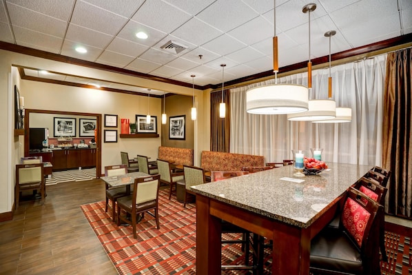 Free daily continental breakfast