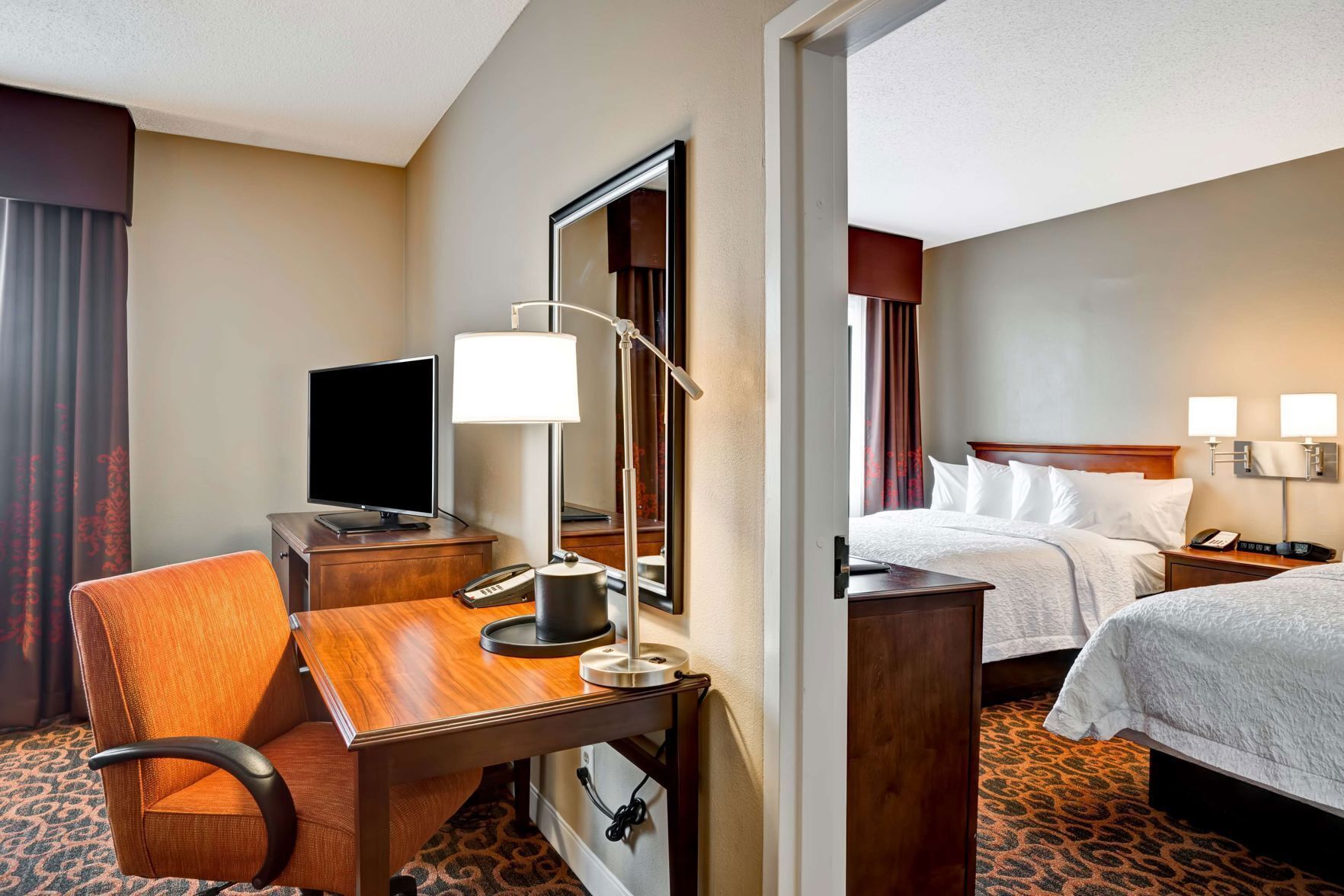 Desk, laptop workspace, free cots/infant beds, free WiFi