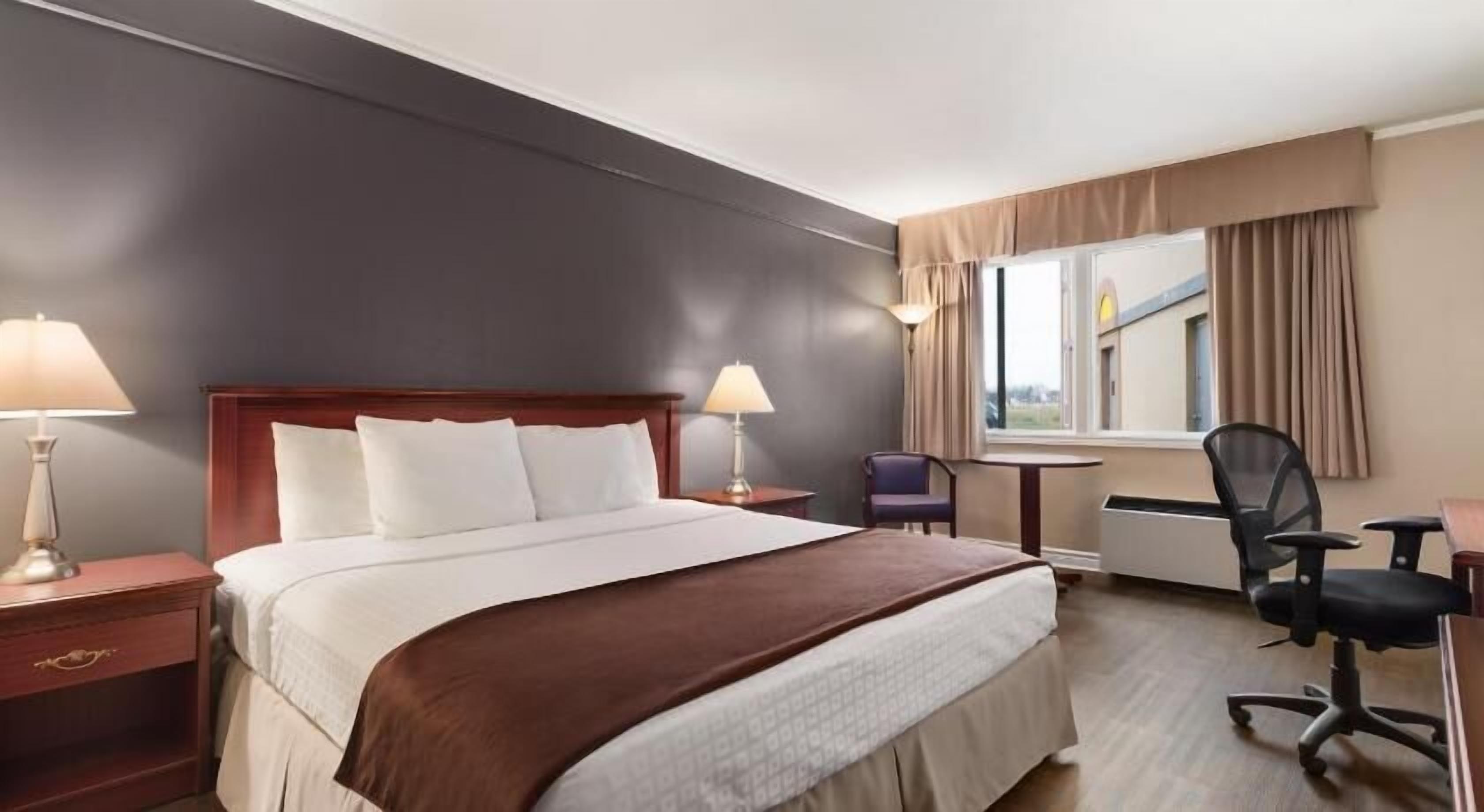 Desk, iron/ironing board, free WiFi, bed sheets