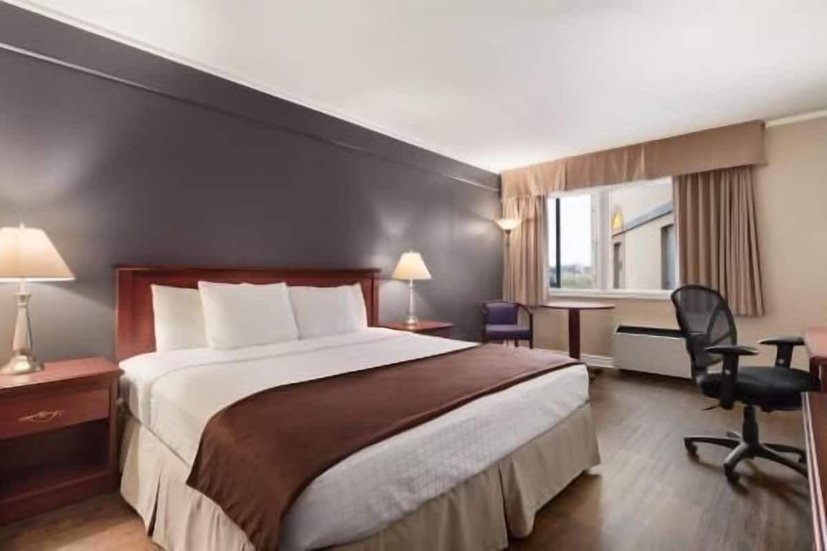 Desk, iron/ironing board, free WiFi, bed sheets