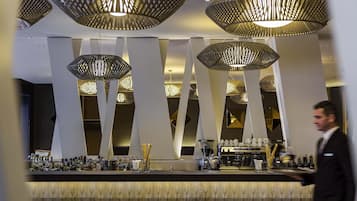 Breakfast, lunch and dinner served