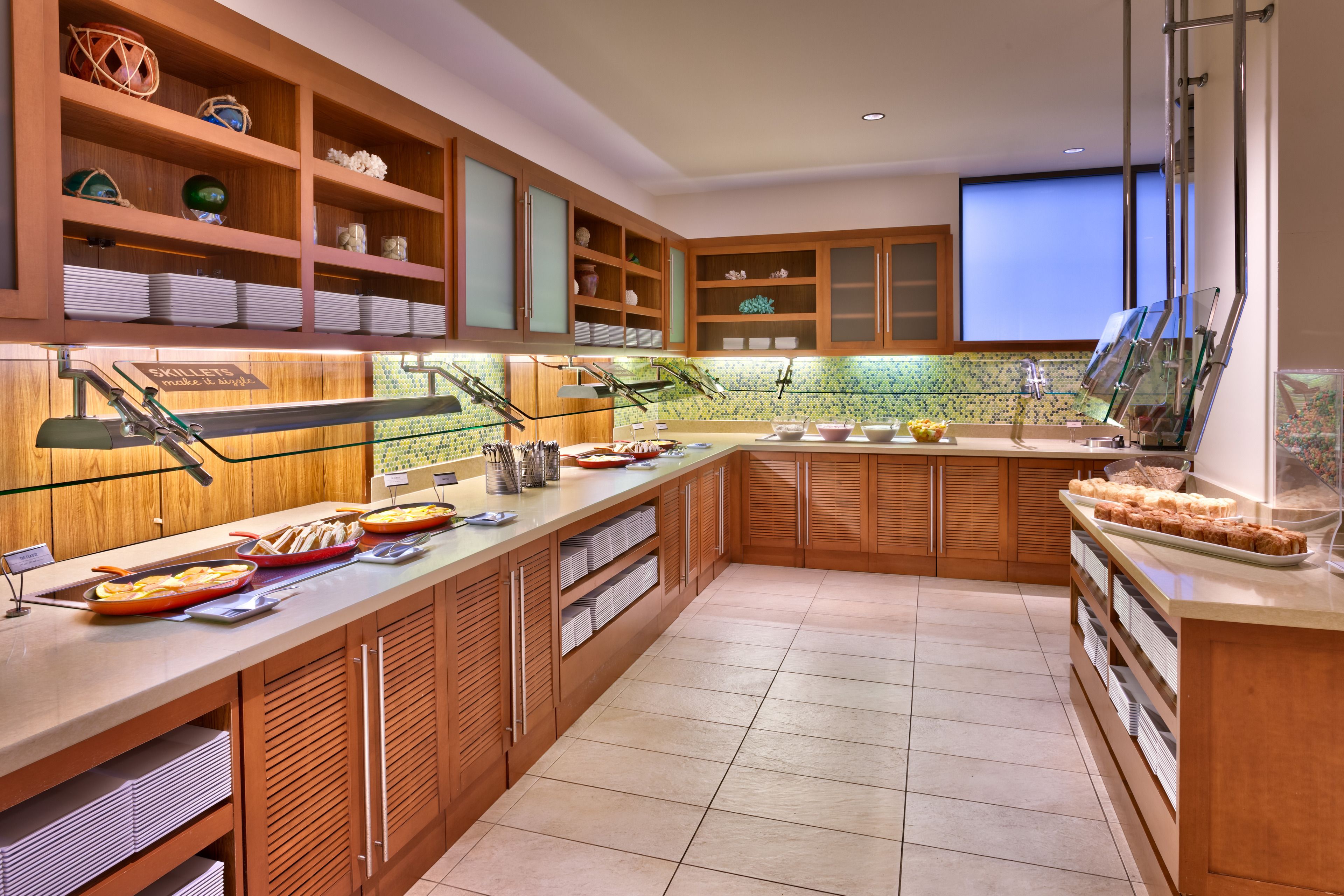 free daily full breakfast