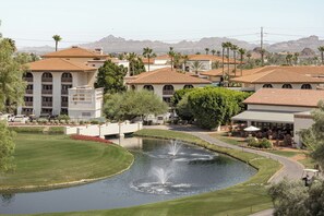 Peralatan tempat tidur premium, tilam berlapik, bar mini 