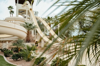 Arizona Grand Resort & Spa