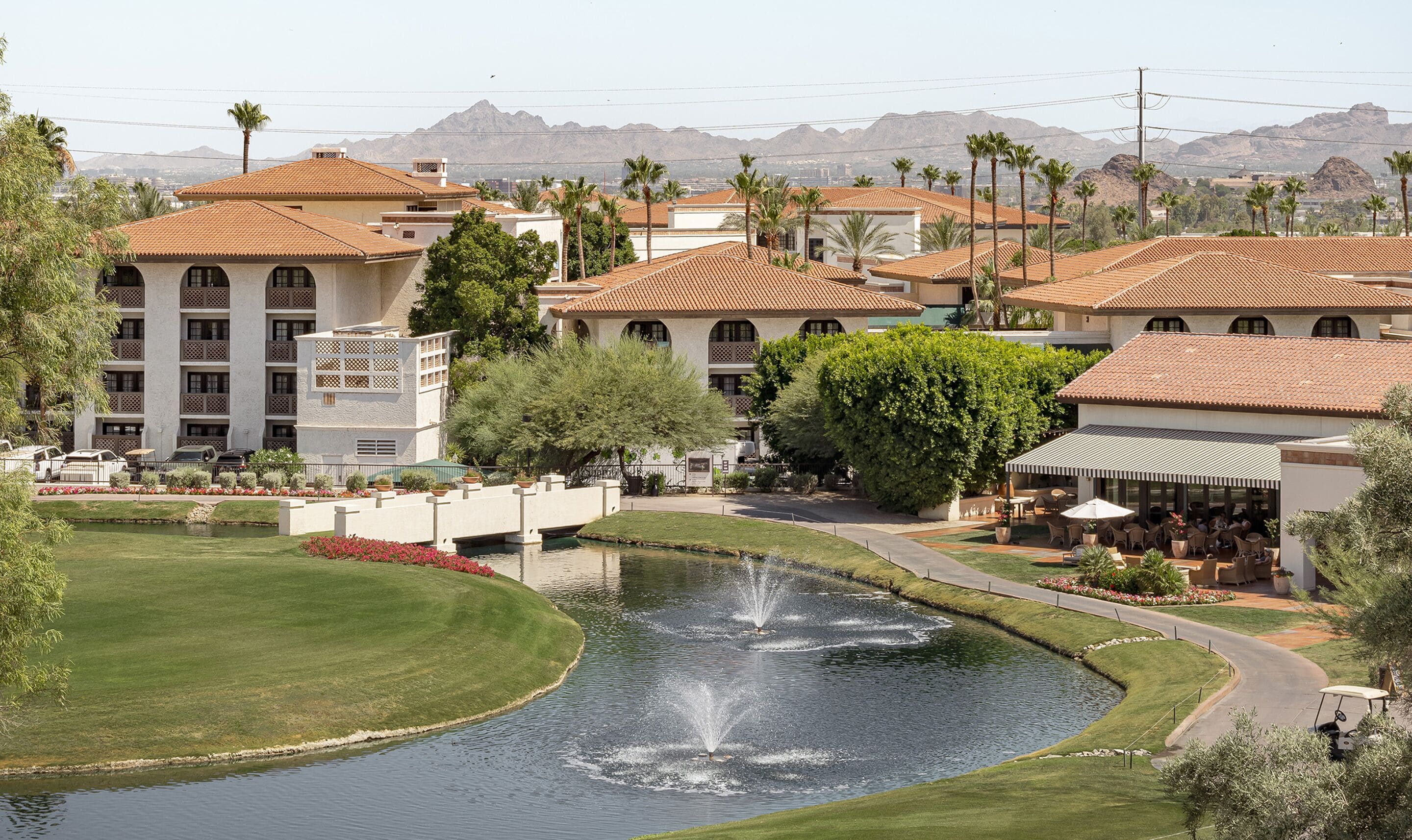 特级套房, 高尔夫景观 | 高档床上用品、加厚床垫、迷你吧、客房内保险箱