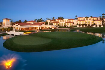 Hotel entrance and lobby at Arizona Grand Resort & Spa
