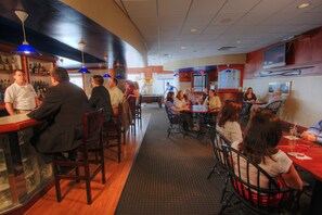 Al fresco dining, open daily