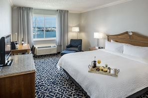 Standard Room, 1 King Bed, Harbour View | Hypo-allergenic bedding, pillow-top beds, desk, laptop workspace