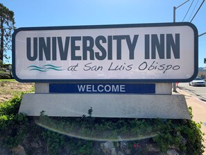Front of property - University Inn (San Luis Obispo)