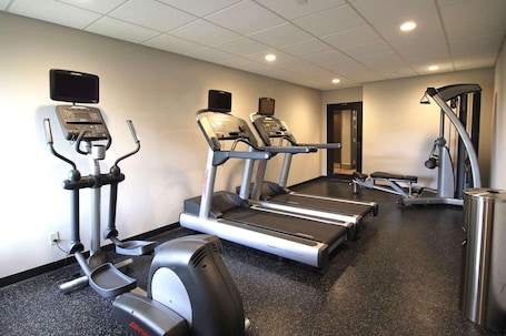 Fitness facility. Country Inn & Suites by Radisson, Sandusky South, OH