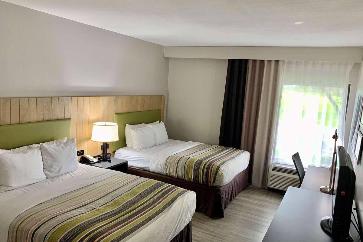 In-room safe, desk, laptop workspace, blackout drapes