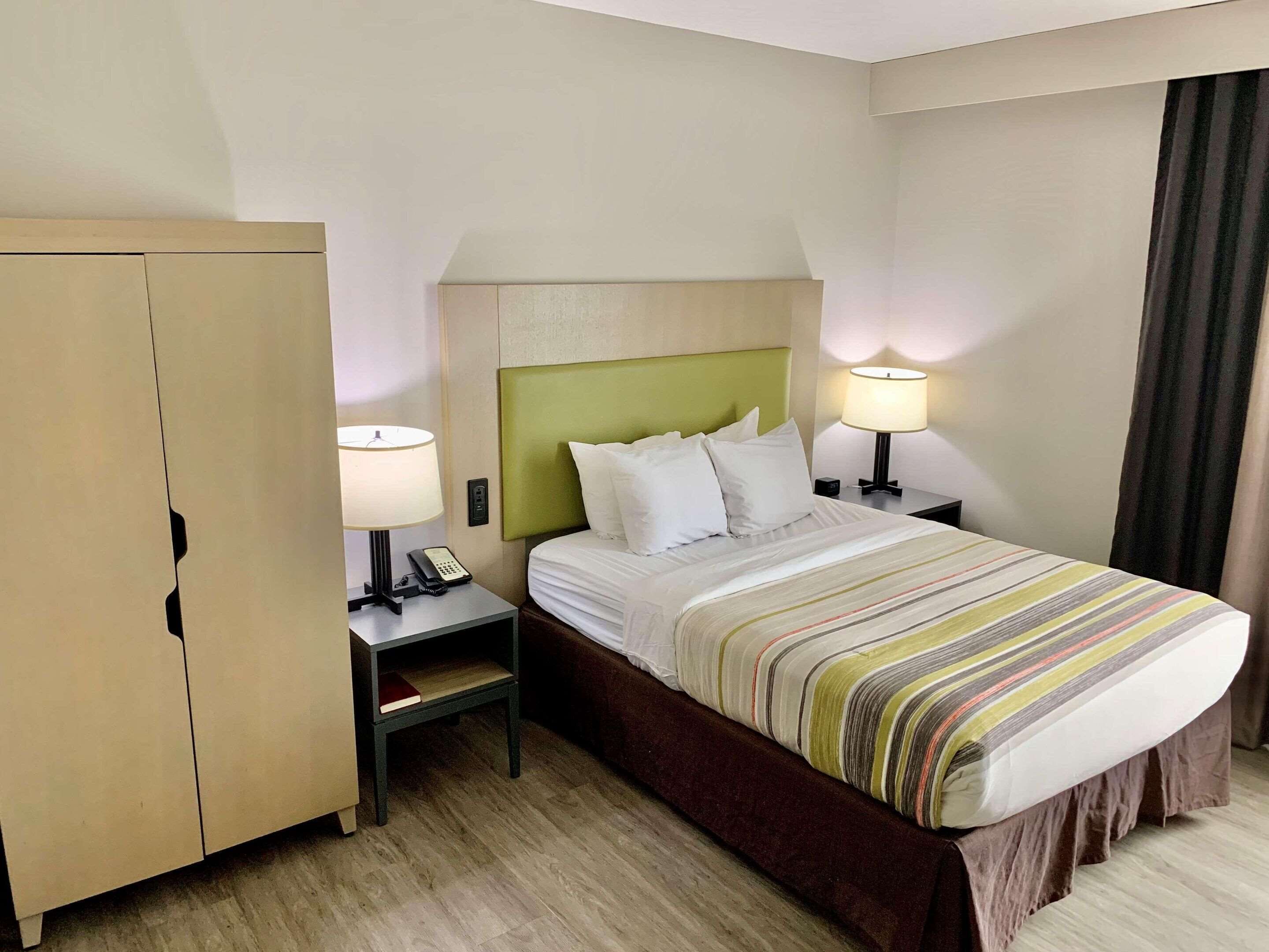 1 bedroom, in-room safe, desk, laptop workspace