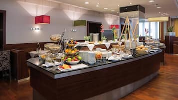Petit déjeuner buffet (20 EUR par personne)