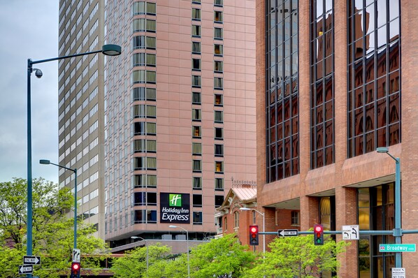 Exterior - Holiday Inn Express Denver Downtown by IHG (Denver)