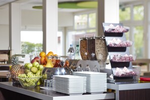 Daily buffet breakfast for a fee
