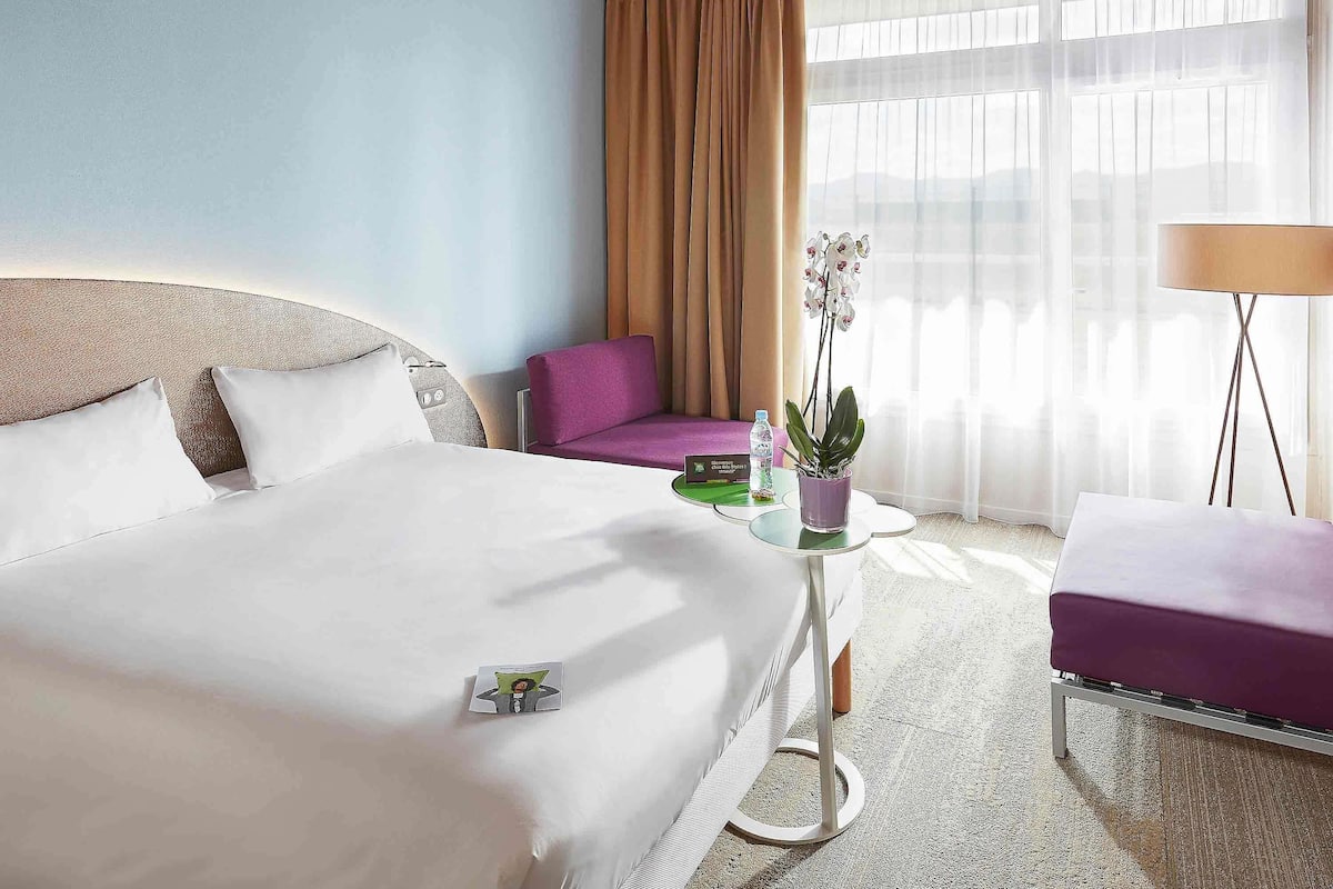 Standard Suite, Berbilang Katil | Peralatan tempat tidur premium, langsir/tirai gelap terus, kalis bunyi