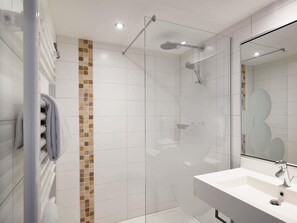 Premium bedding, blackout drapes, soundproofing, iron/ironing board - ibis Styles Colmar Nord (Colmar)