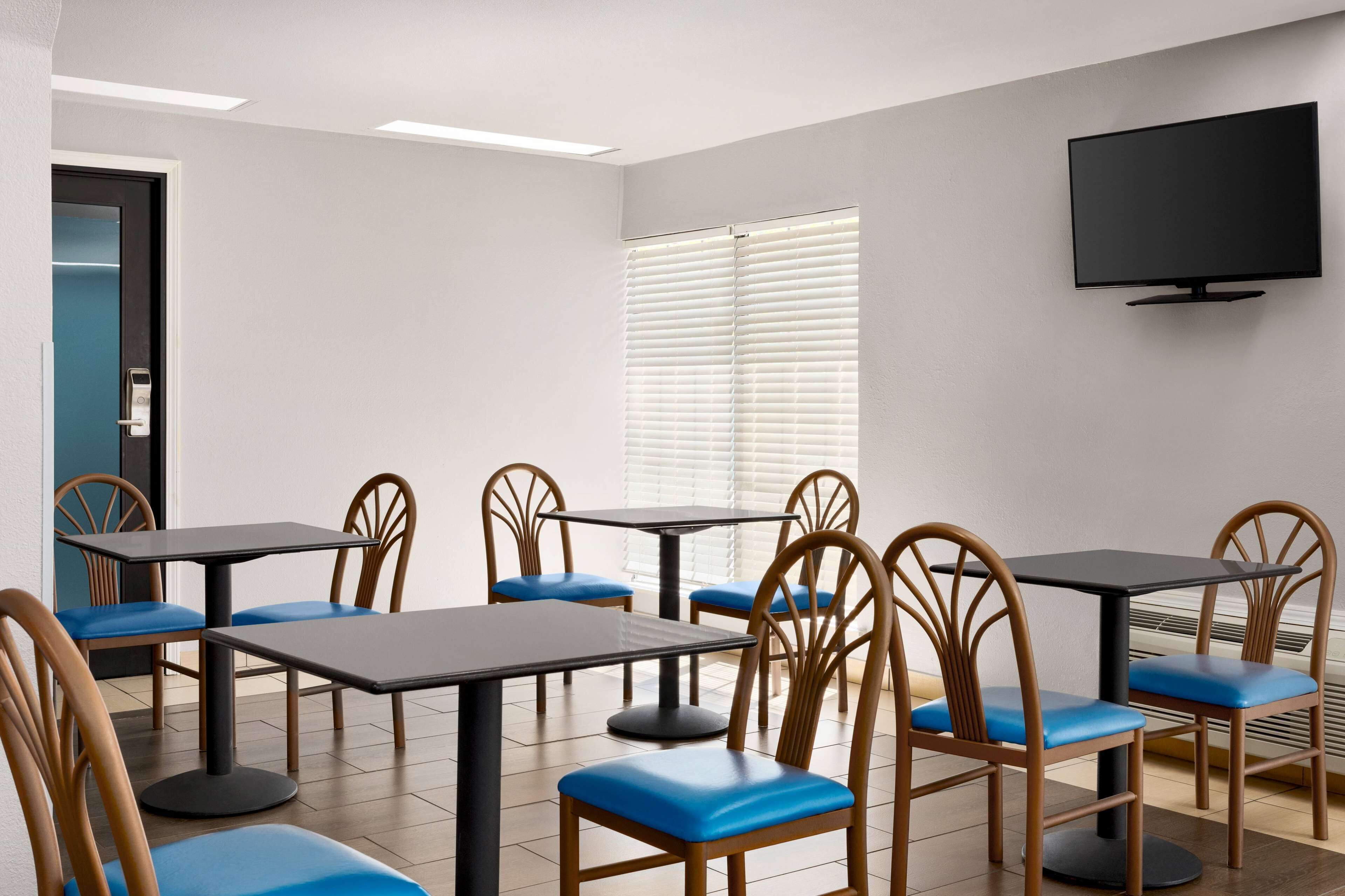 Free daily on-the-go breakfast