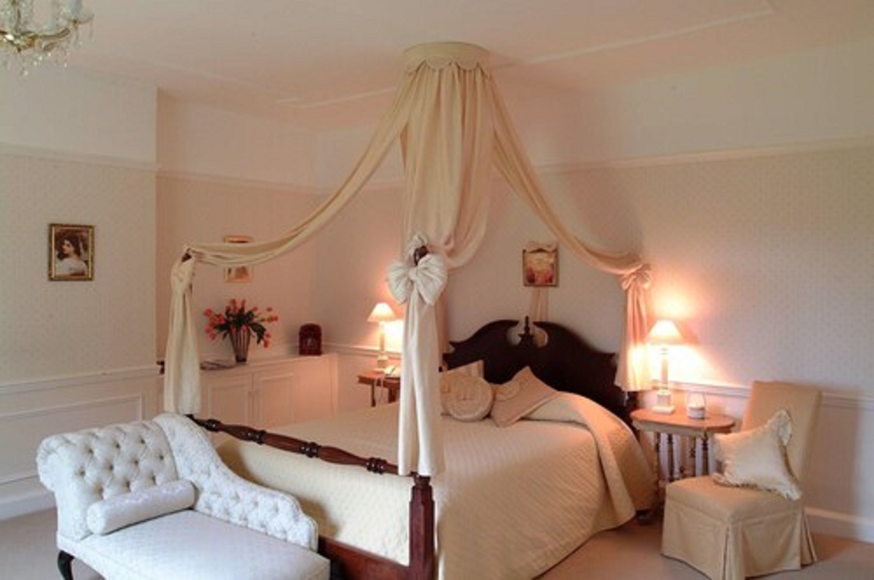 deluxe double room | desk, iron/ironing board, free cots/infant beds, free wifi