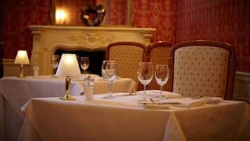Breakfast, lunch, dinner served; British cuisine