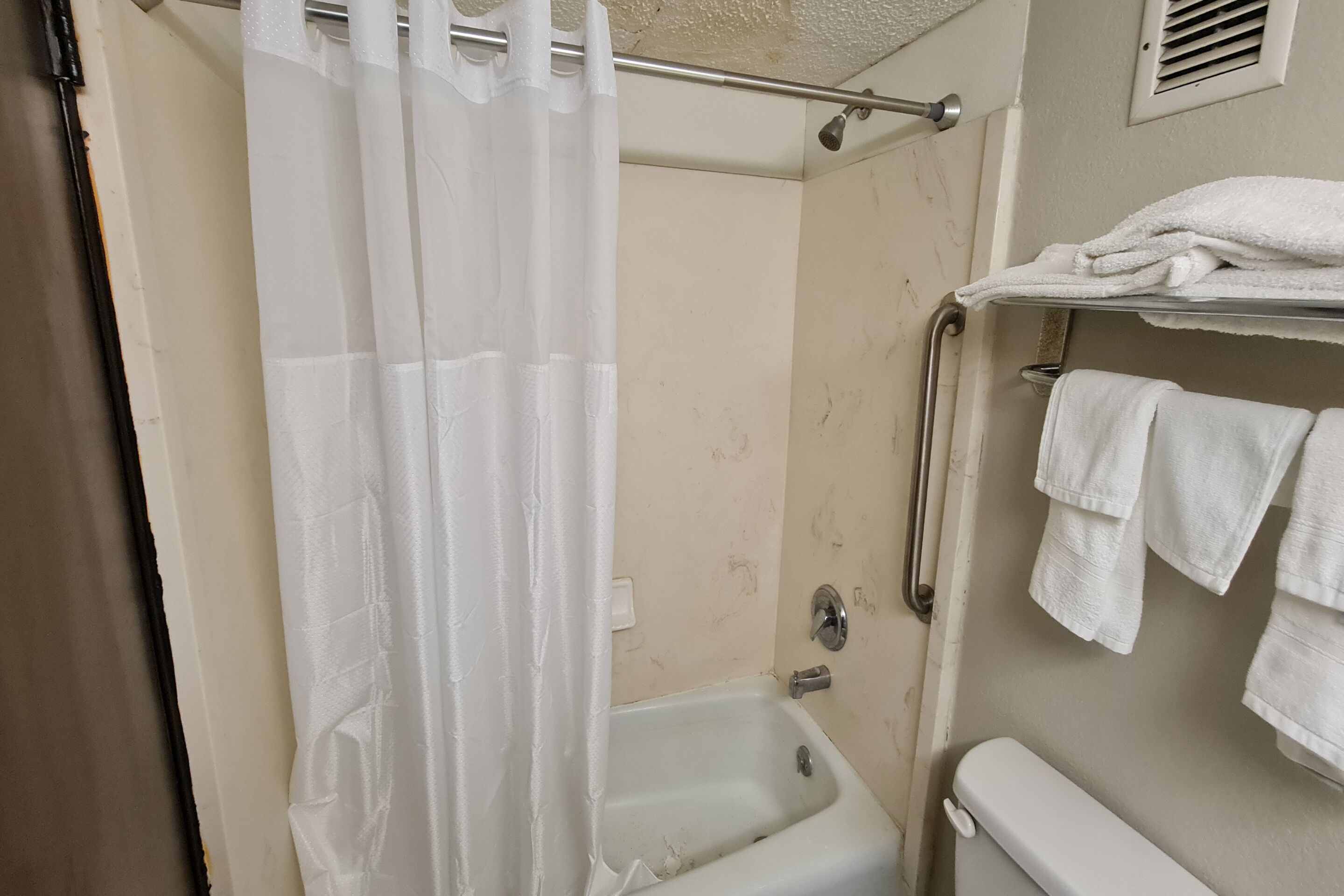 Bloomington Inn I-55 and I-74