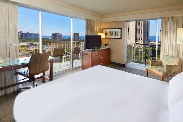 Suite, 1 King Bed, Corner (Park Ocean View, 2 Balconies) | 1 bedroom, premium bedding, down comforters, pillowtop beds