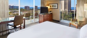 DoubleTree by Hilton Hotel Alana - Waikiki Beach