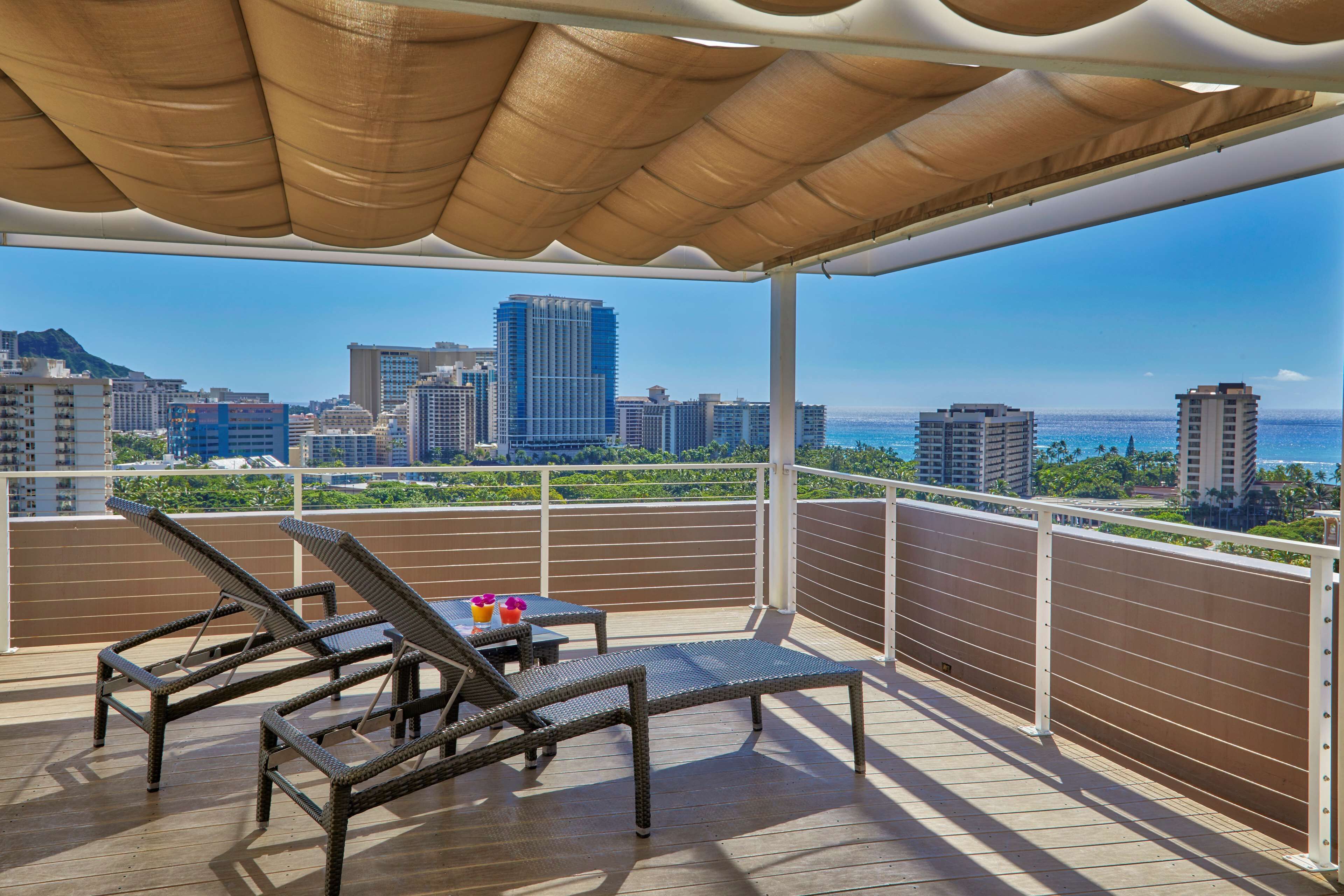 Suite, Corner (Diamond Head, Park Ocean View, Deck) | Terrace/patio