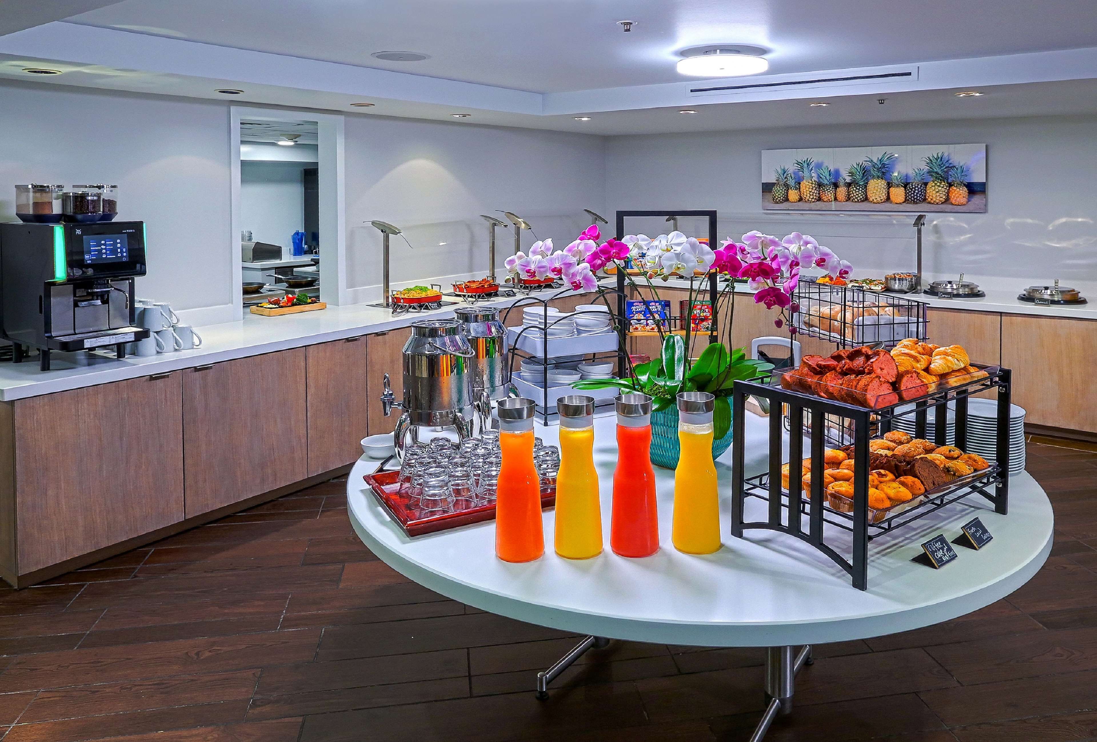 Foto - DoubleTree by Hilton Alana - Waikiki Beach