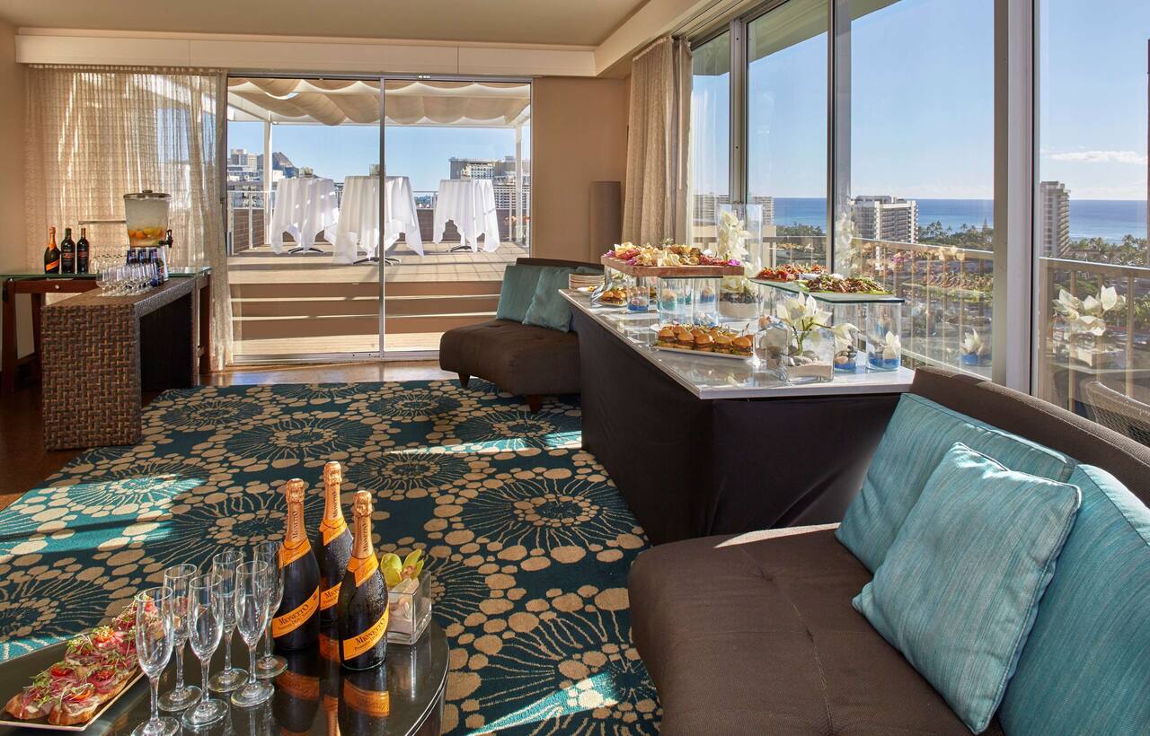 DoubleTree by Hilton Hotel Alana - Waikiki Beach