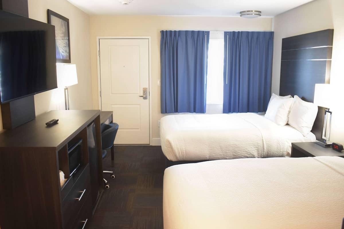 Double Room, 2 Double Beds | Desk, cots/infant beds, free WiFi, bed sheets