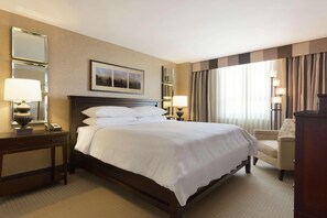 Ropa de cama de alta calidad, caja fuerte, escritorio