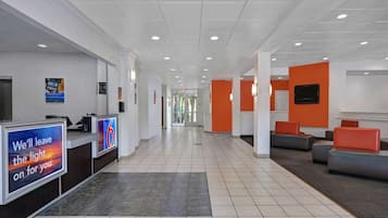 Área de estar no saguão