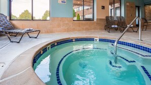 Outdoor spa tub - Best Western Warren Hotel (Warren)
