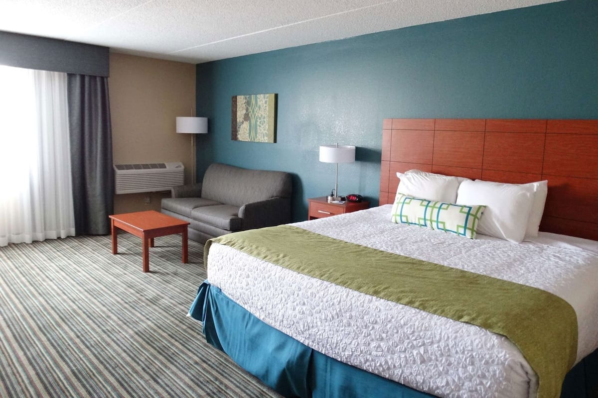 Premium bedding, pillowtop beds, desk, blackout drapes