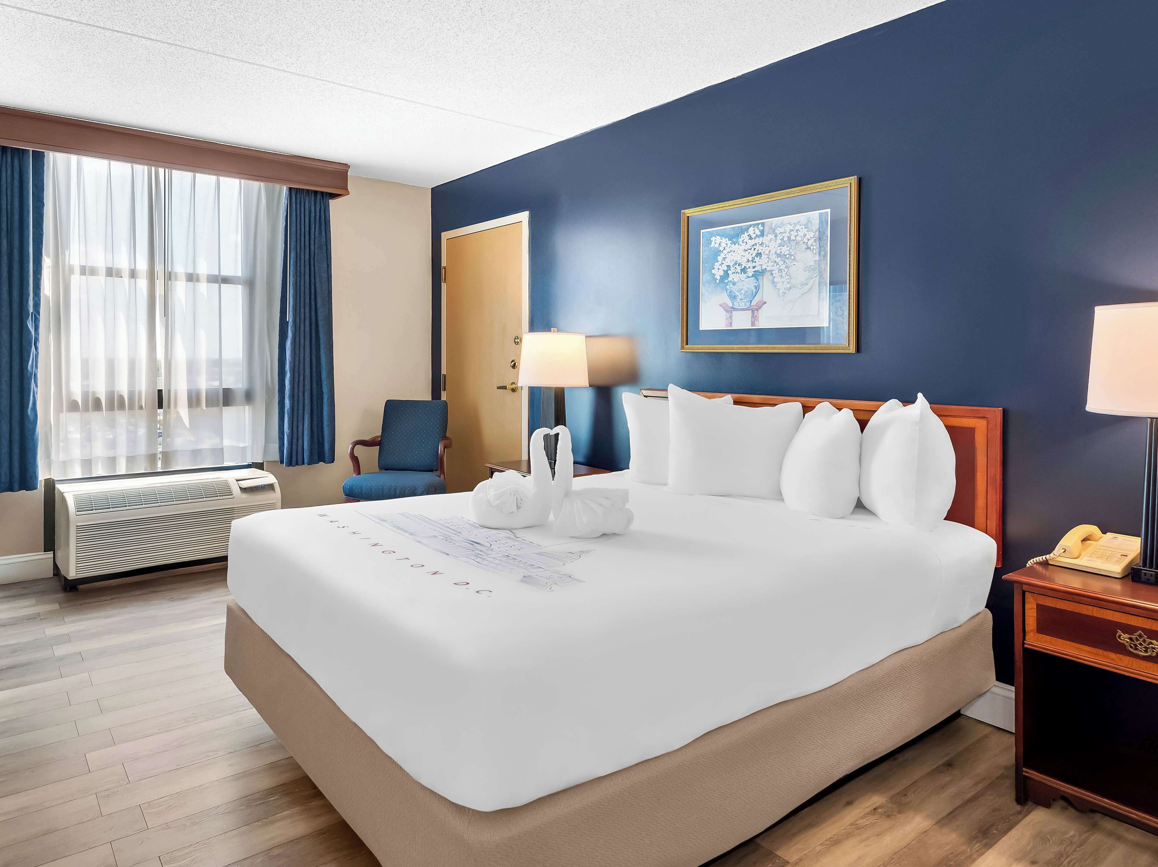 Standard Room, 1 Queen Bed, Accessible, Refrigerator | In-room safe, desk, laptop workspace, blackout drapes