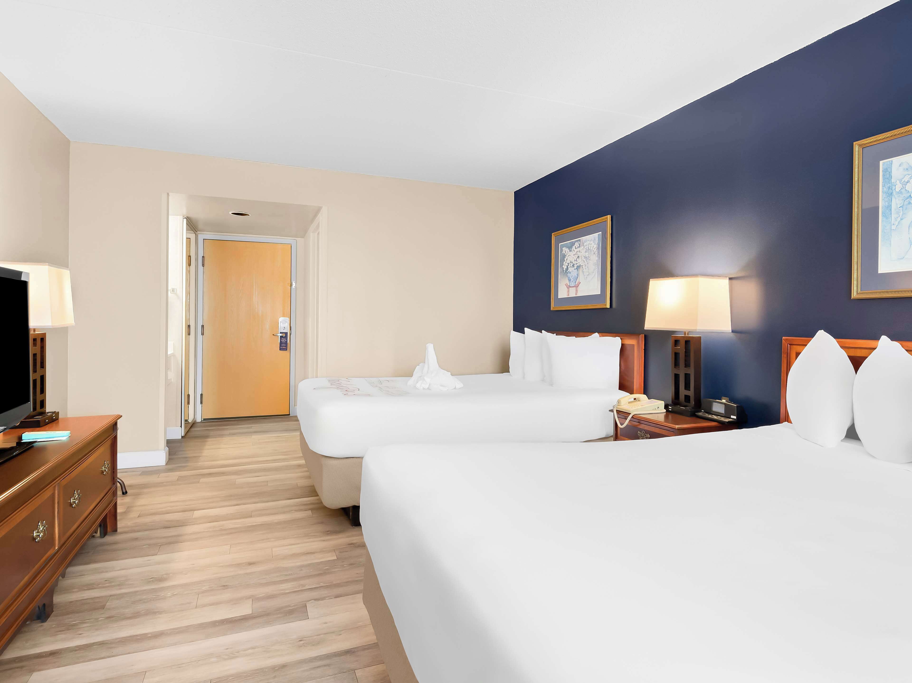 In-room safe, desk, laptop workspace, blackout drapes