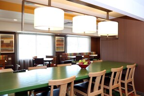 Free daily buffet breakfast  - Quality Inn Cranberry Township (Cranberry Township)