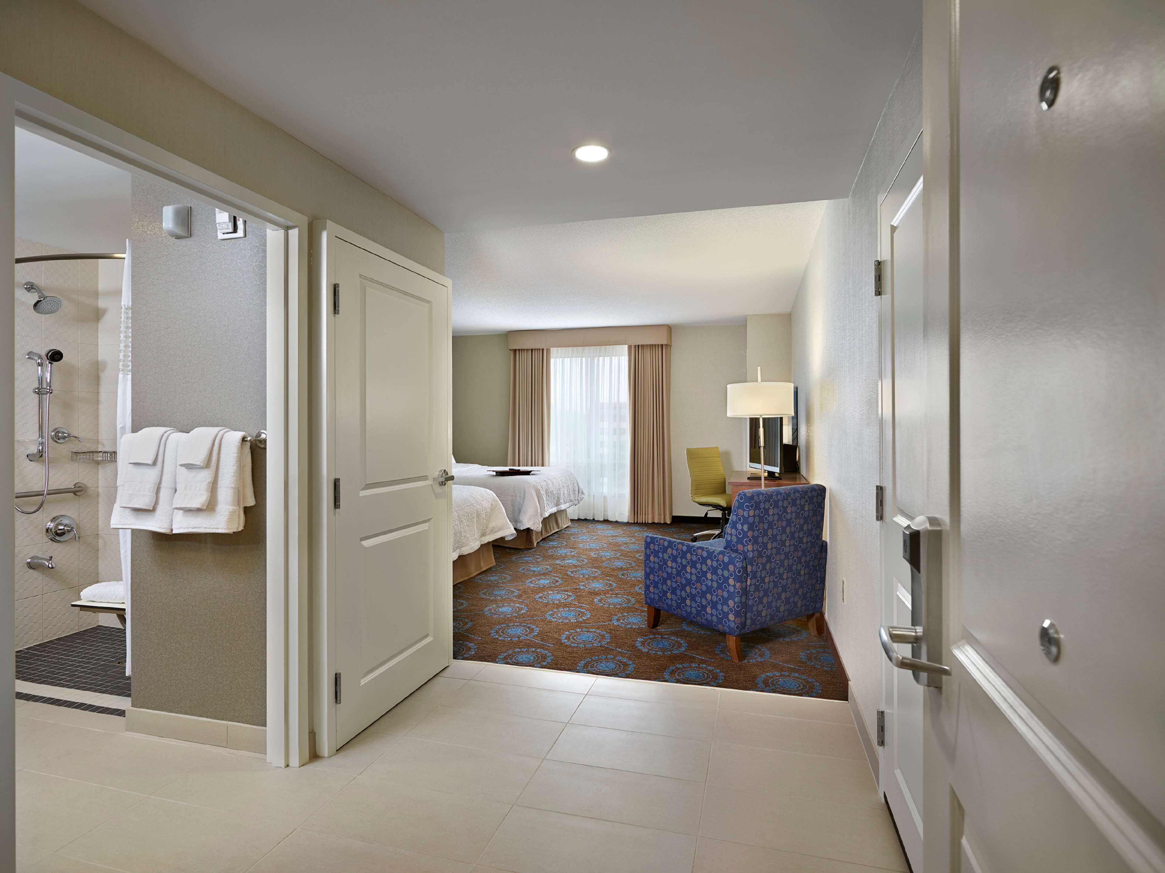 room, 1 bedroom, accessible | in-room safe, blackout curtains, iron/ironing board