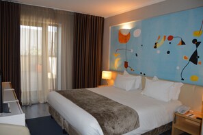 Superior Double Room, Terrace | Minibar, in-room safe, desk, blackout drapes