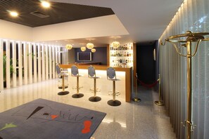 Bar lounge