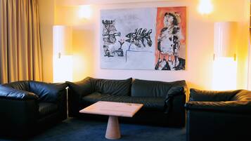 32-inch LCD TV with cable channels, TV