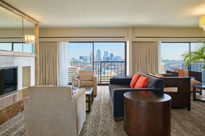 Club Suite, 1 Double Bed, Non Smoking, City View (View) | Living room | 55-inch Smart TV with satellite channels, TV, video-game console